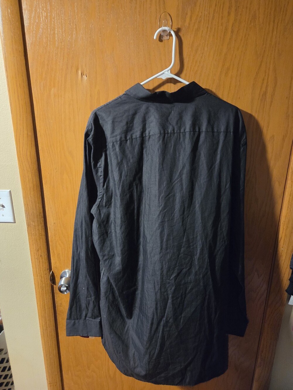 Men's Black Long-Sleeve Button-Up Shirt